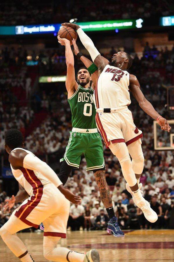 1652853326840084648.jpg FTAfppSXwAApuuV.jpg